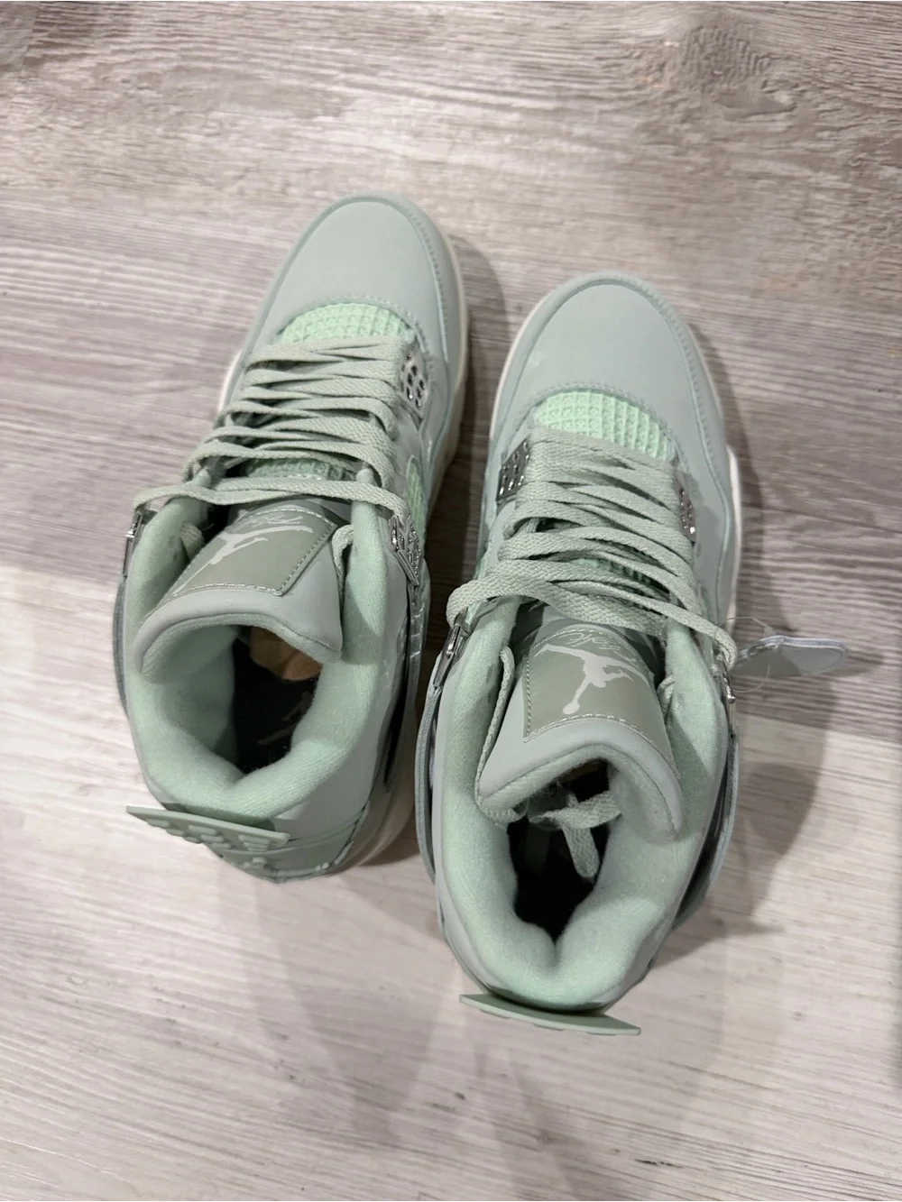 Air-inspired Men's Retro High-Top Sneakers in Light Sage
